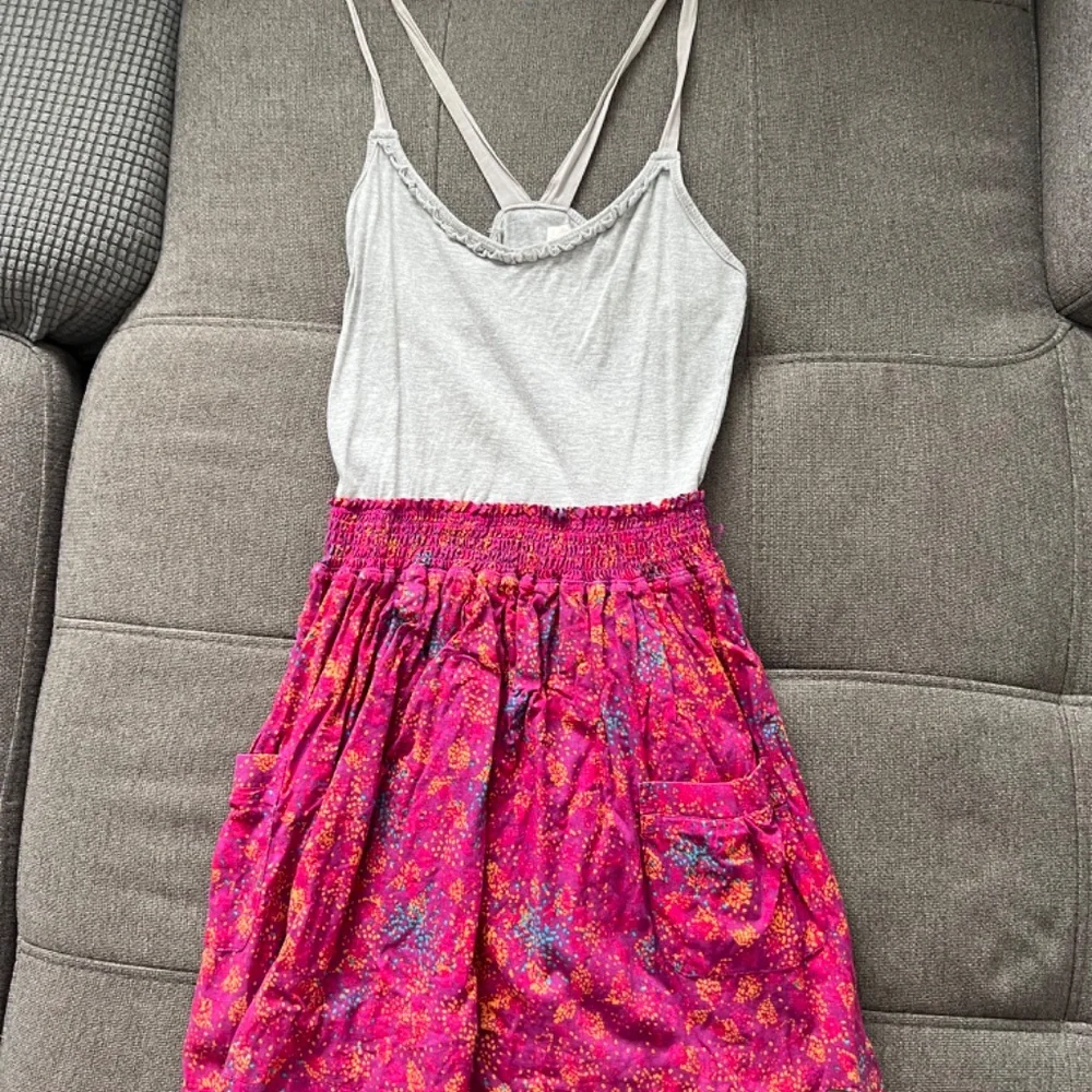 Multiple dresses - Picture 4 of 12